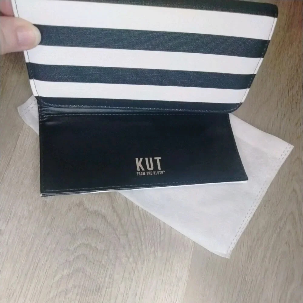 Kut From The Kloth Womens NEW Clutch/Full size Wallet Black White Striped.